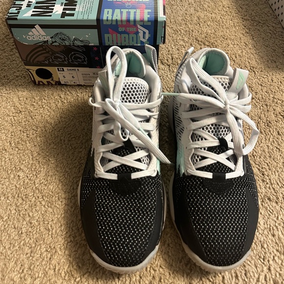 Adidas Dame 8 2022 dash gray women’s 6 - Picture 6 of 10